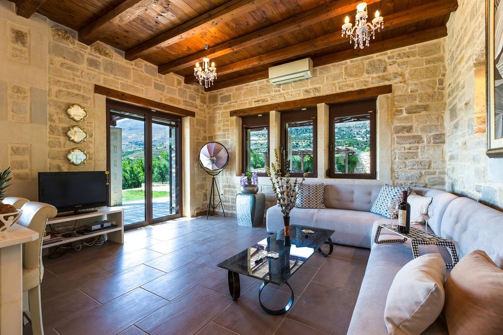 Poseidon Villa, Nestled In The Picturesque South, By Thinkvilla Lefkogeia Eksteriør bilde